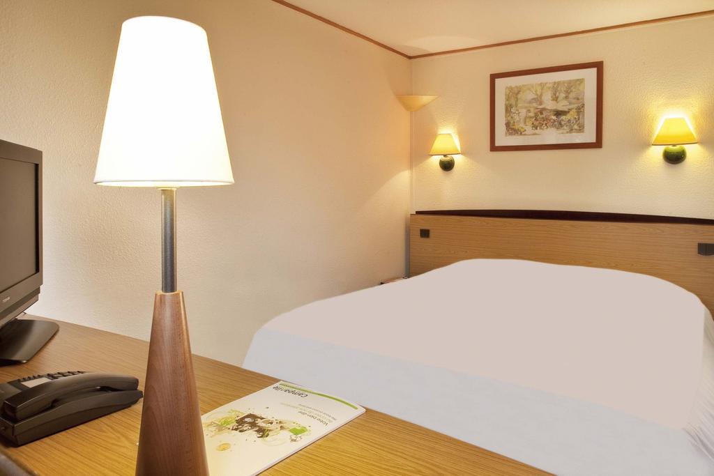 Hotel Campanile Lourdes Chambre photo
